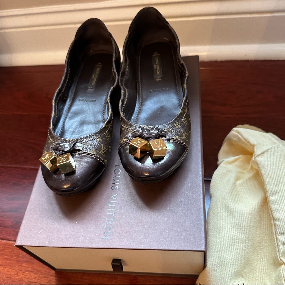 BRAND NEW LOUIS VUTTON Ballet flats